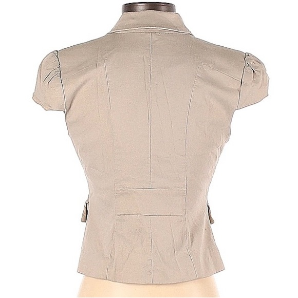 Beige short sleeve blazer - Picture 2 of 3